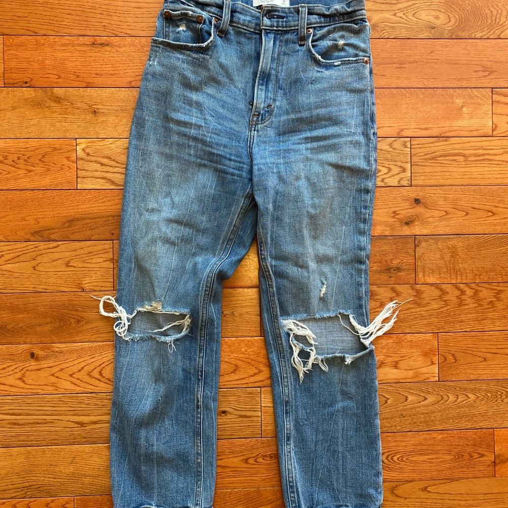 Abercrombie & Fitch High Rise Distressed Jeans - Blue